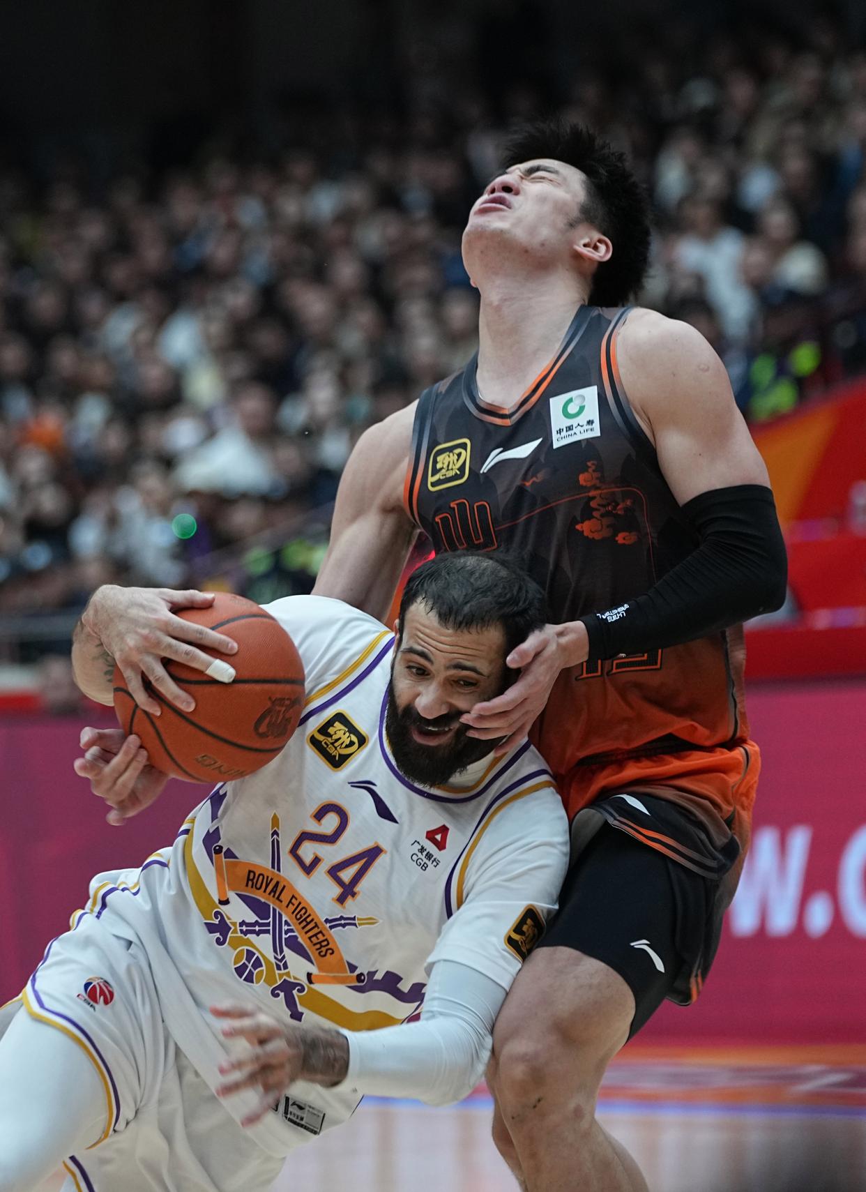 kaiyunapp-赛后山东男篮绝杀压哨——NBA季后赛节点到来；话题不断；数据趋势出现新变化的简单介绍